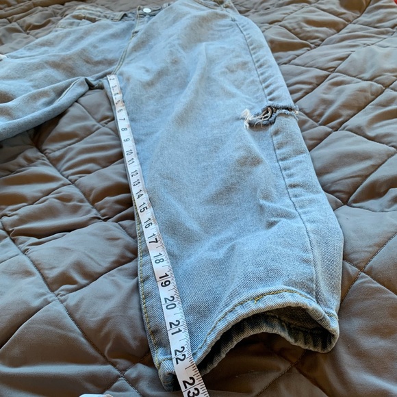 Light blue high rise mom jeans - Picture 6 of 10